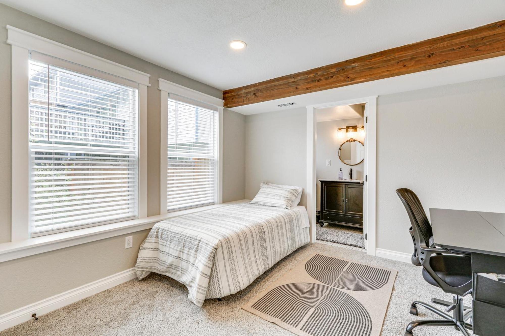 Vacation Near Parks And Downtown! *